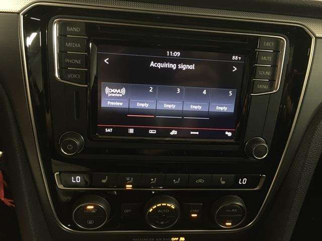 2017 Volkswagen Passat 1.8T R-Line 4dr Sedan